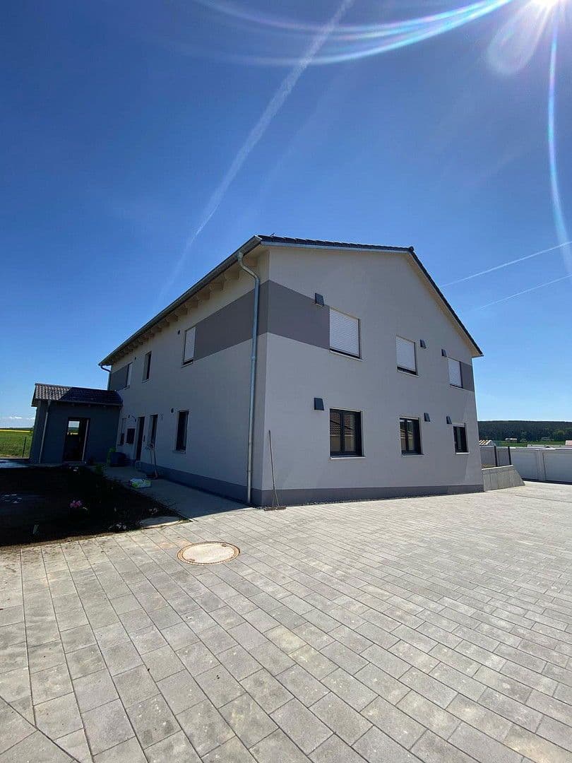 Prenájom bytu 3-izbový 80 m², Schwandorf, Bavorsko Prenájom bytu 3-izbový 80 m², Schwandorf, Bavorsko