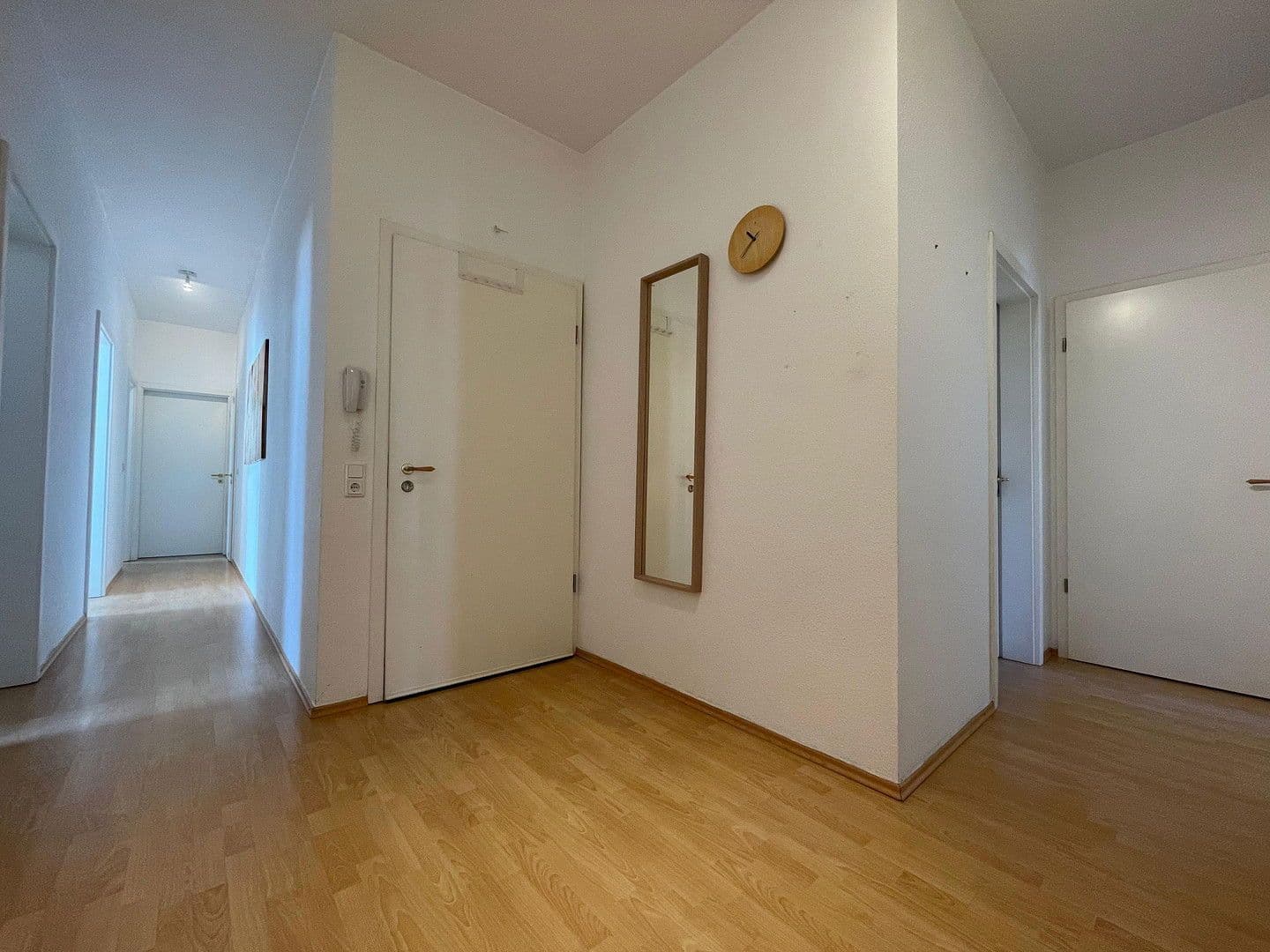 Prenájom bytu 4-izbový 107 m², Bremen, Brémy Prenájom bytu 4-izbový 107 m², Bremen, Brémy