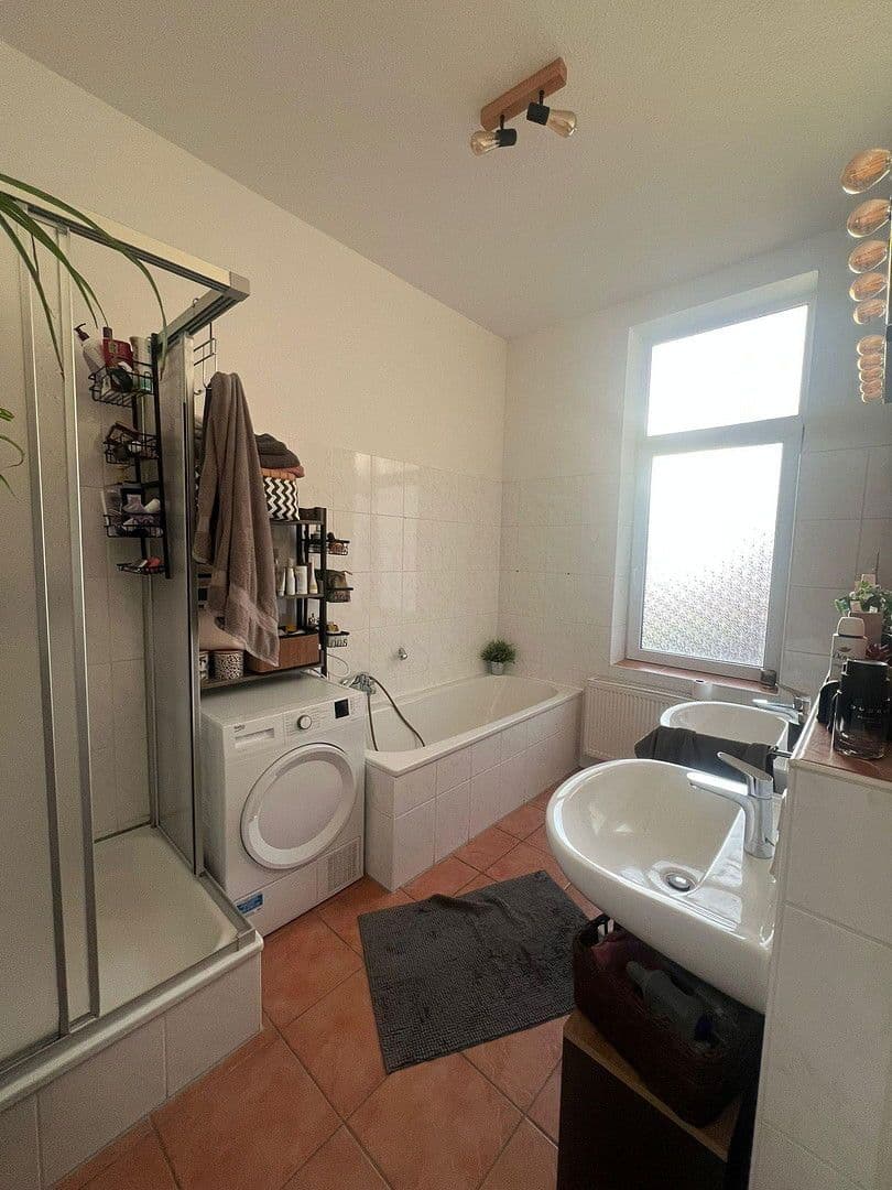 Prenájom bytu 4-izbový 107 m², Bremen, Brémy Prenájom bytu 4-izbový 107 m², Bremen, Brémy