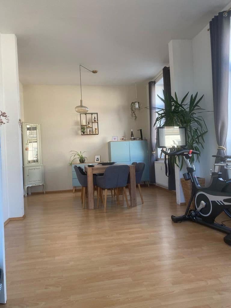 Prenájom bytu 4-izbový 107 m², Bremen, Brémy Prenájom bytu 4-izbový 107 m², Bremen, Brémy