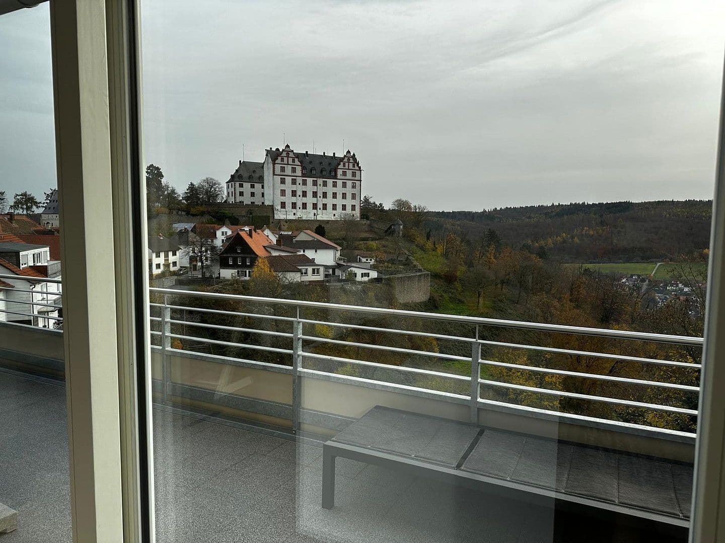 Prenájom bytu 5-izbový 108 m², Waldstr. 12, Fischbachtal, Hesensko Prenájom bytu 5-izbový 108 m², Waldstr. 12, Fischbachtal, Hesensko