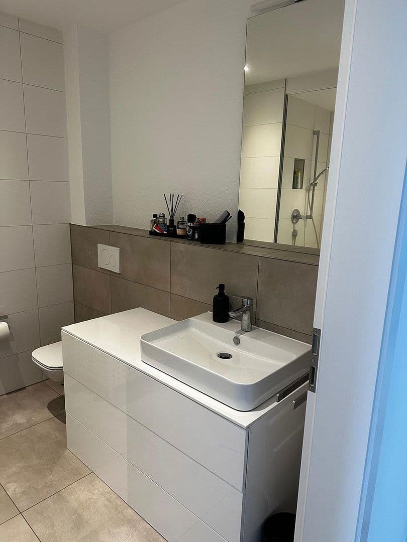 Prenájom bytu 5-izbový 108 m², Waldstr. 12, Fischbachtal, Hesensko Prenájom bytu 5-izbový 108 m², Waldstr. 12, Fischbachtal, Hesensko