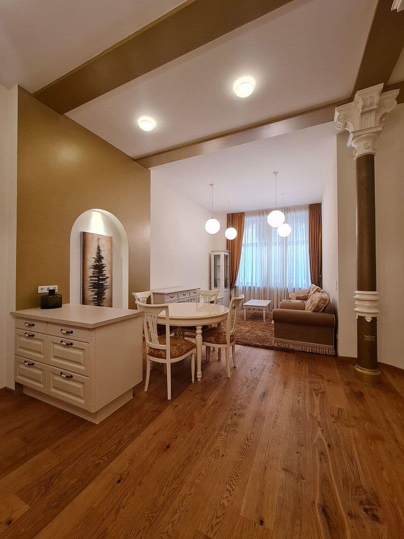 Predaj bytu 3-izbový 103 m², Baden-Baden, Bádensko-Wurttembersko Predaj bytu 3-izbový 103 m², Baden-Baden, Bádensko-Wurttembersko
