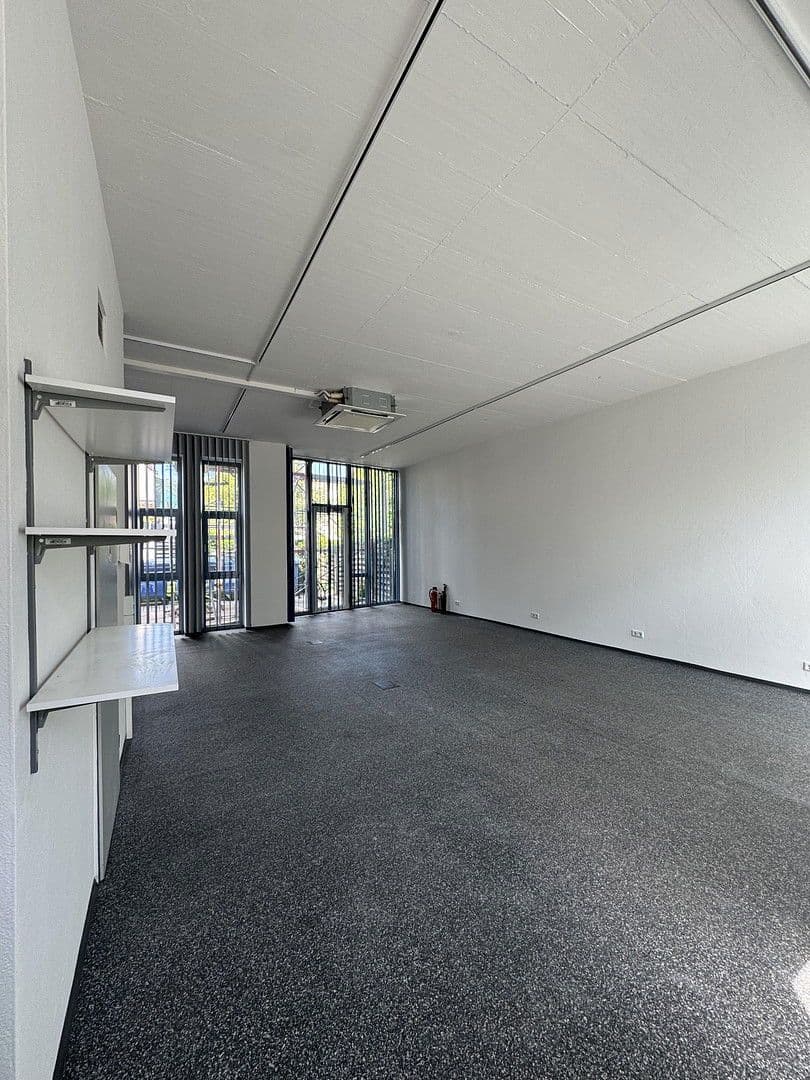 Prenájom kancelárie 315 m², Münchener Straße 113, Ingolstadt, Bavorsko Prenájom kancelárie 315 m², Münchener Straße 113, Ingolstadt, Bavorsko