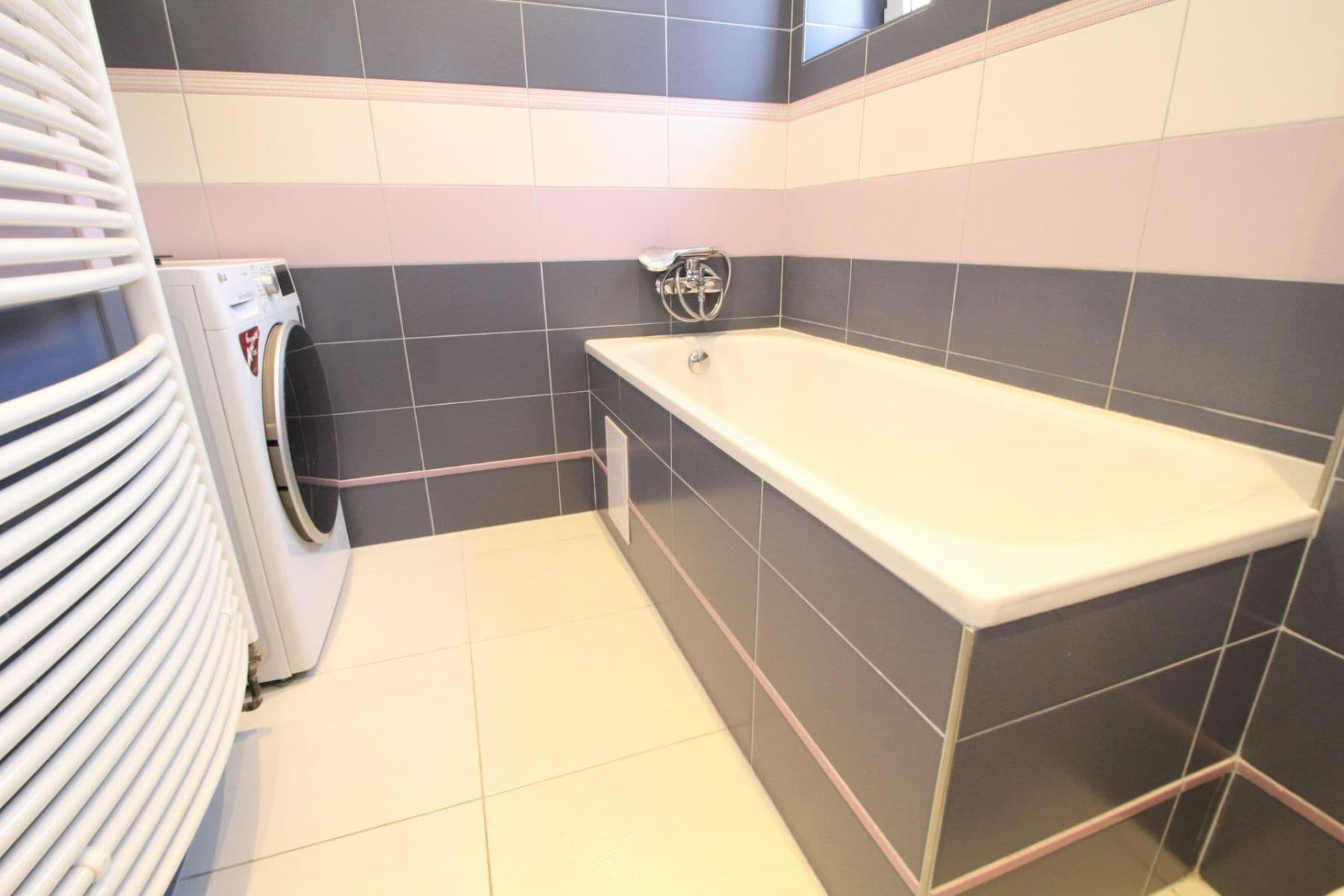 Prenájom bytu 2-izbový 54 m², Štěpánkova, Beroun, Středočeský kraj Prenájom bytu 2-izbový 54 m², Štěpánkova, Beroun, Středočeský kraj