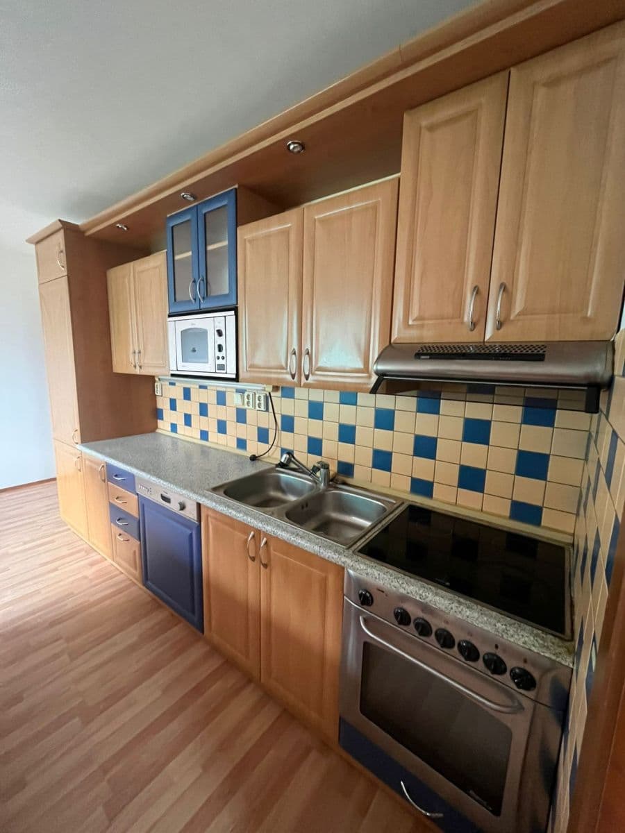 Prenájom bytu 3-izbový 75 m², Na Výšině, Havlíčkův Brod, Kraj Vysočina Prenájom bytu 3-izbový 75 m², Na Výšině, Havlíčkův Brod, Kraj Vysočina