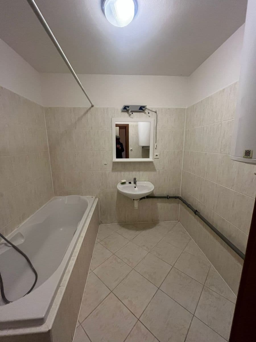 Prenájom bytu 3-izbový 75 m², Na Výšině, Havlíčkův Brod, Kraj Vysočina Prenájom bytu 3-izbový 75 m², Na Výšině, Havlíčkův Brod, Kraj Vysočina