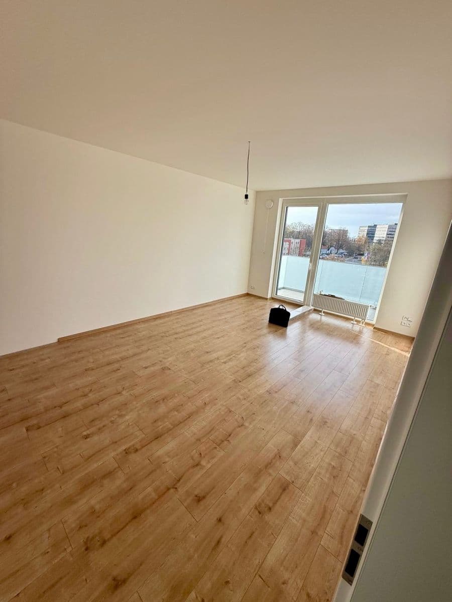 Prenájom bytu 2-izbový 56 m², Čakovická, Praha, Praha Prenájom bytu 2-izbový 56 m², Čakovická, Praha, Praha