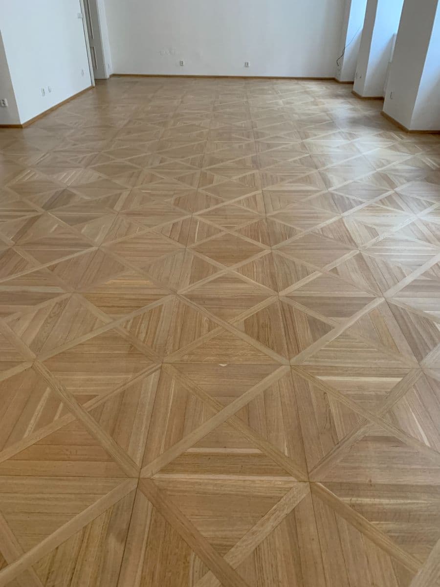 Prenájom nebytového priestoru 115 m², Karmelitská, Praha, Praha Prenájom nebytového priestoru 115 m², Karmelitská, Praha, Praha