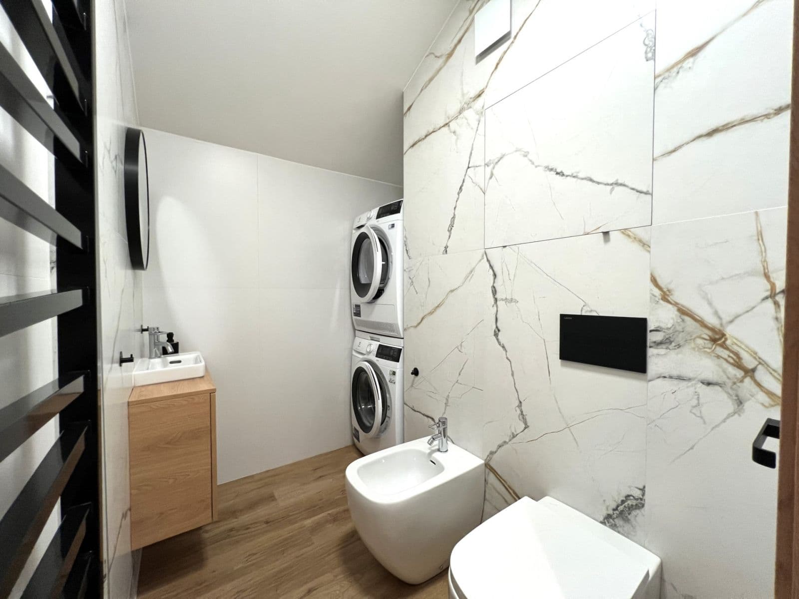 Predaj bytu 3-izbový 118 m², V Zeleném údolí, Praha, Praha Predaj bytu 3-izbový 118 m², V Zeleném údolí, Praha, Praha