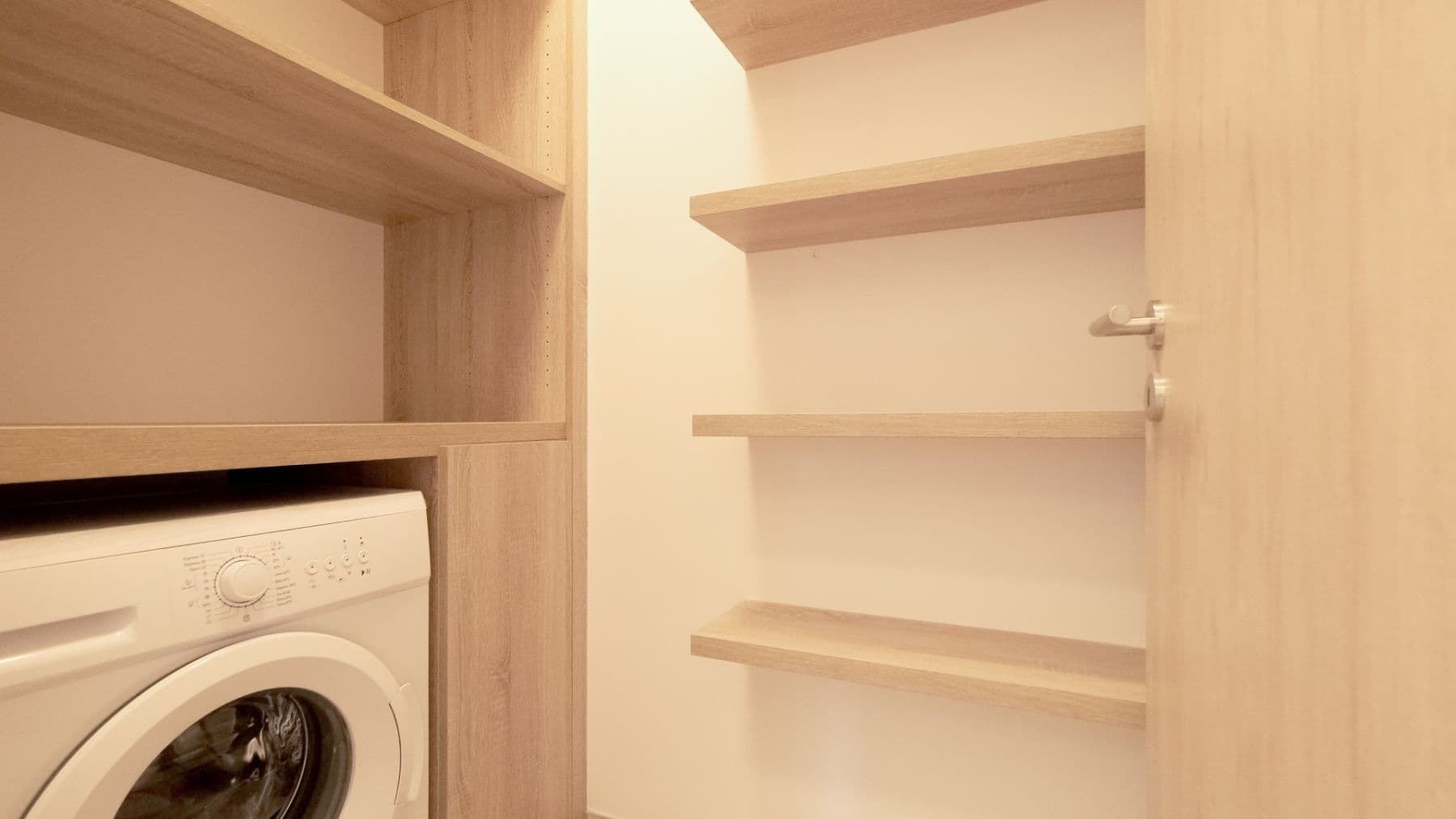 Predaj bytu 2-izbový 54 m², Lázeňská, Slaný, Středočeský kraj Predaj bytu 2-izbový 54 m², Lázeňská, Slaný, Středočeský kraj