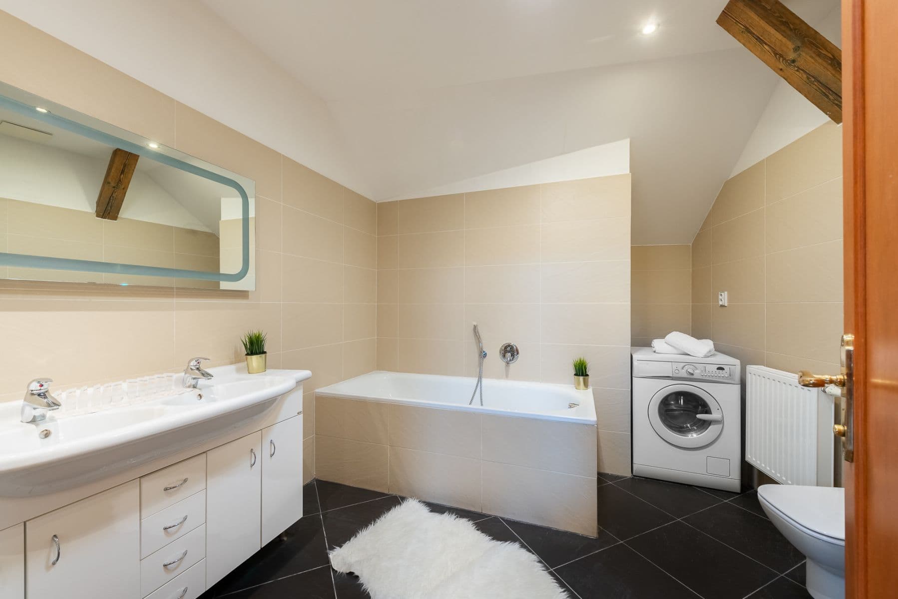 Prenájom bytu 126 m², Těšnov, Praha, Praha Prenájom bytu 126 m², Těšnov, Praha, Praha