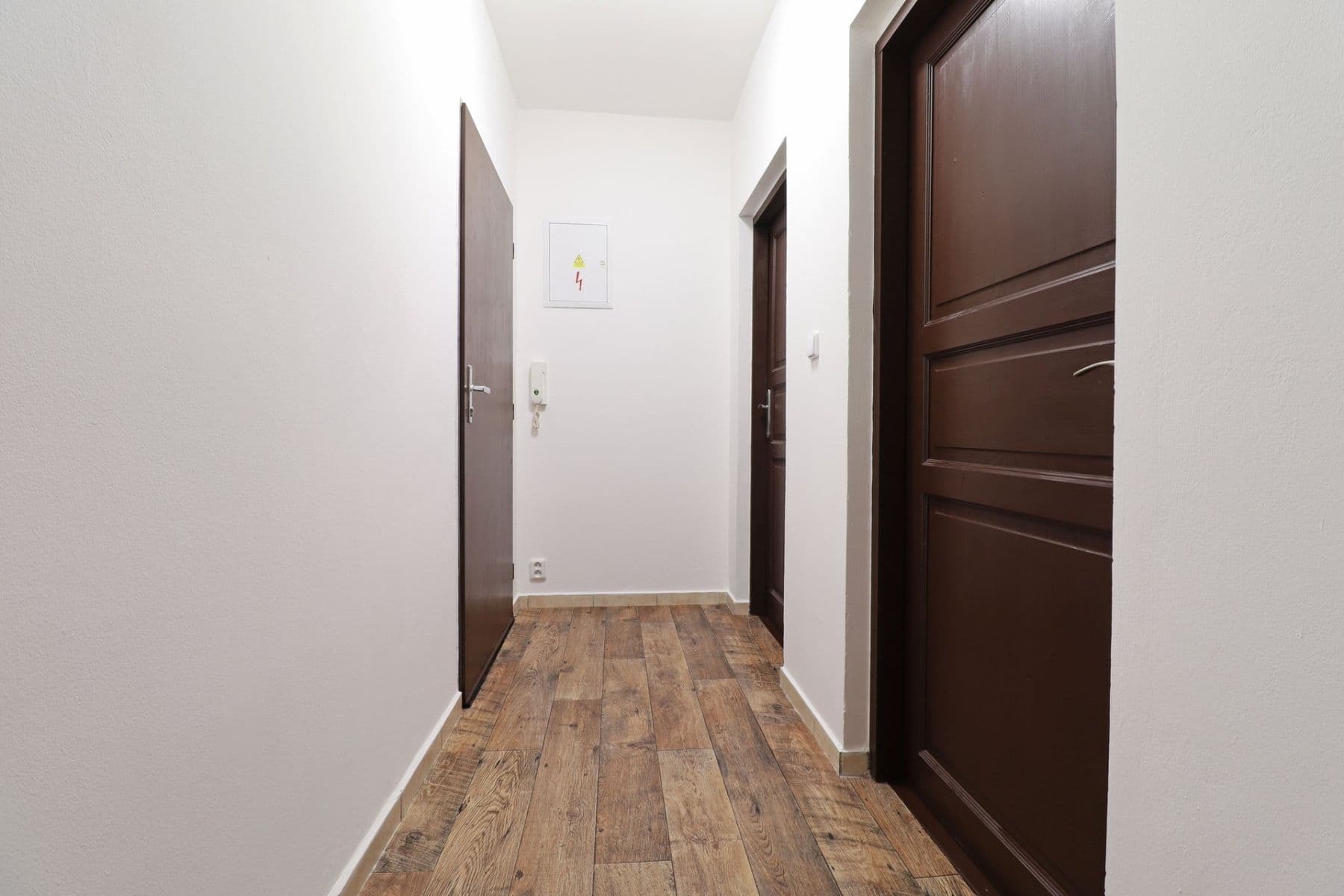 Prenájom bytu 3-izbový 85 m², Jílové u Prahy, Středočeský kraj Prenájom bytu 3-izbový 85 m², Jílové u Prahy, Středočeský kraj