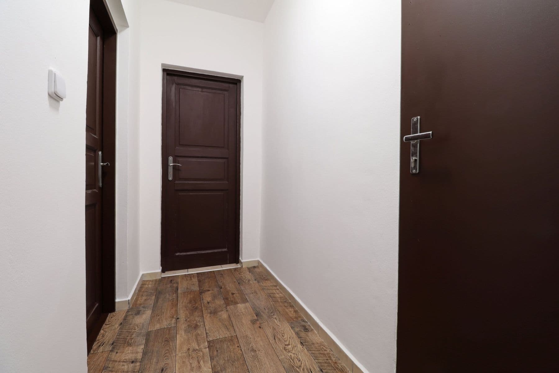 Prenájom bytu 3-izbový 85 m², Jílové u Prahy, Středočeský kraj Prenájom bytu 3-izbový 85 m², Jílové u Prahy, Středočeský kraj