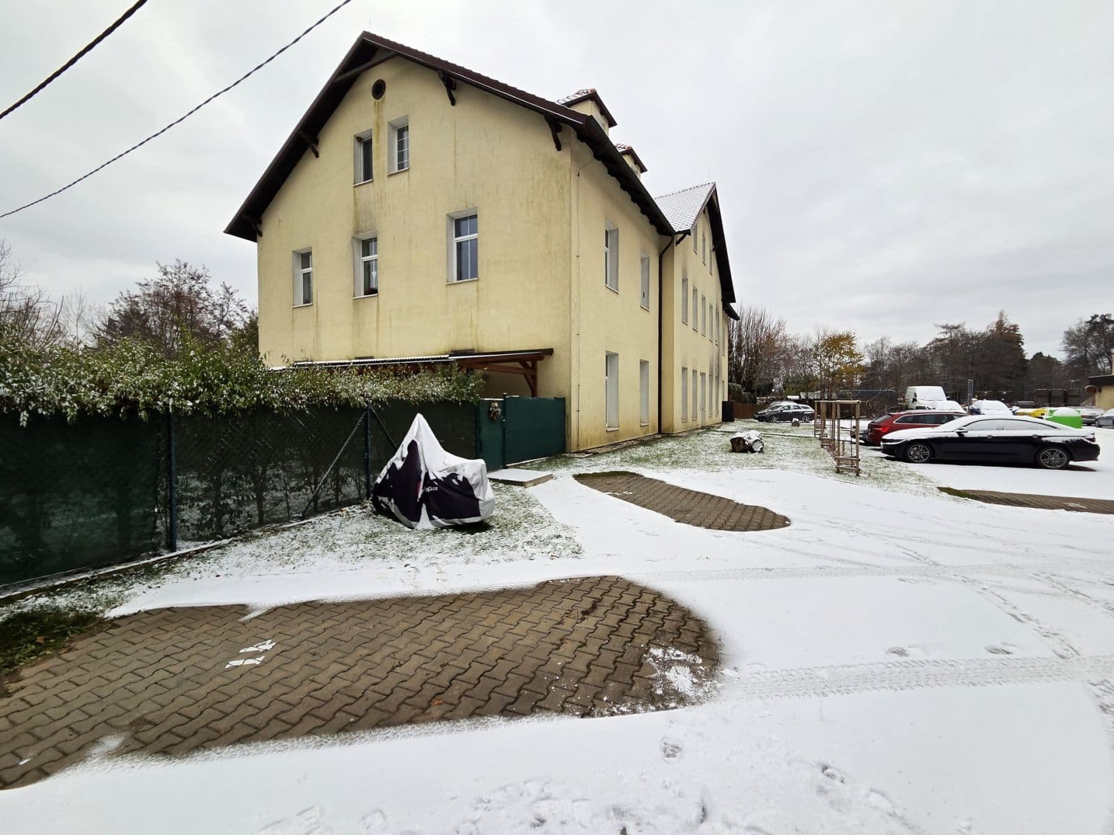 Prenájom bytu 3-izbový 85 m², Jílové u Prahy, Středočeský kraj Prenájom bytu 3-izbový 85 m², Jílové u Prahy, Středočeský kraj