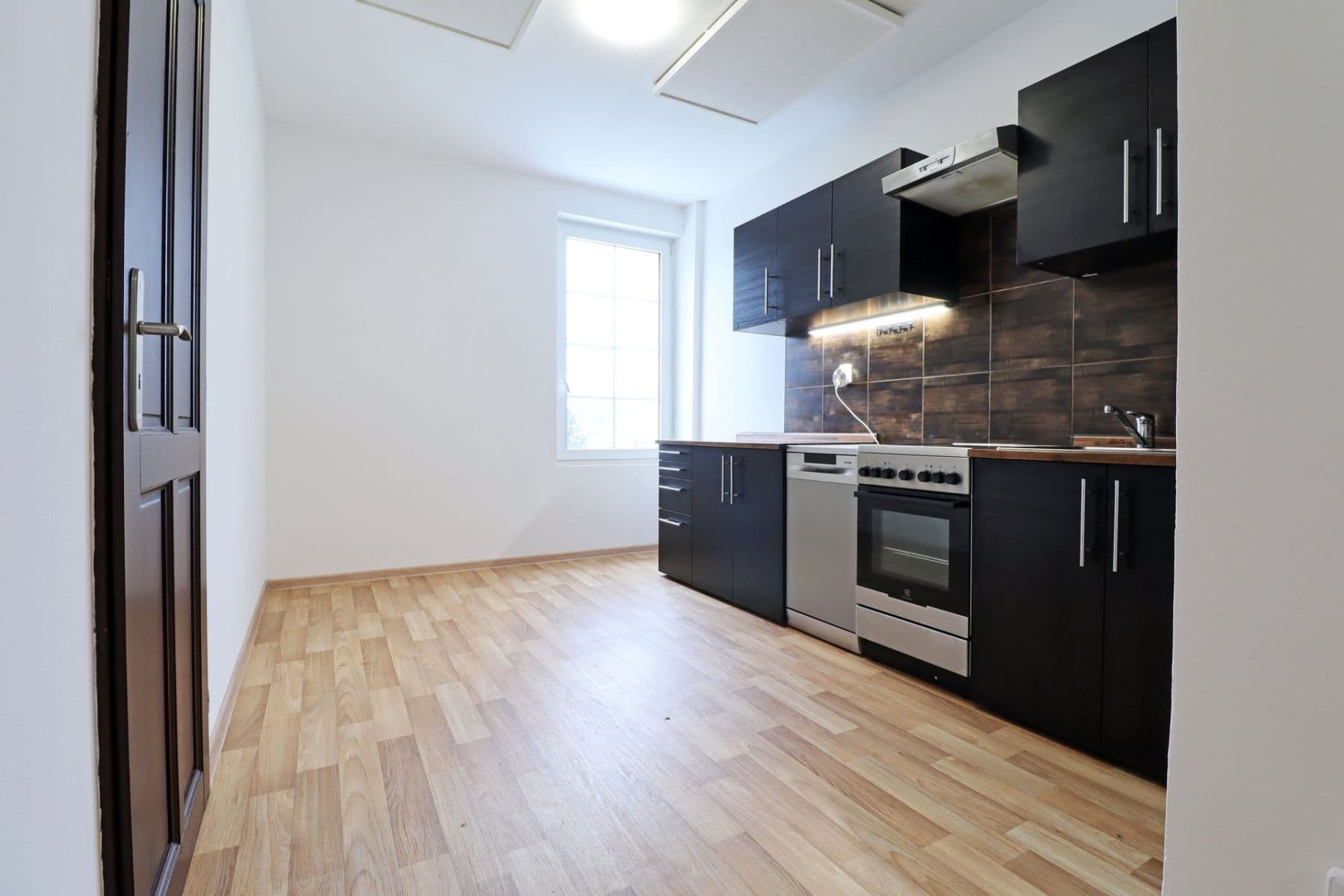 Prenájom bytu 3-izbový 85 m², Jílové u Prahy, Středočeský kraj Prenájom bytu 3-izbový 85 m², Jílové u Prahy, Středočeský kraj