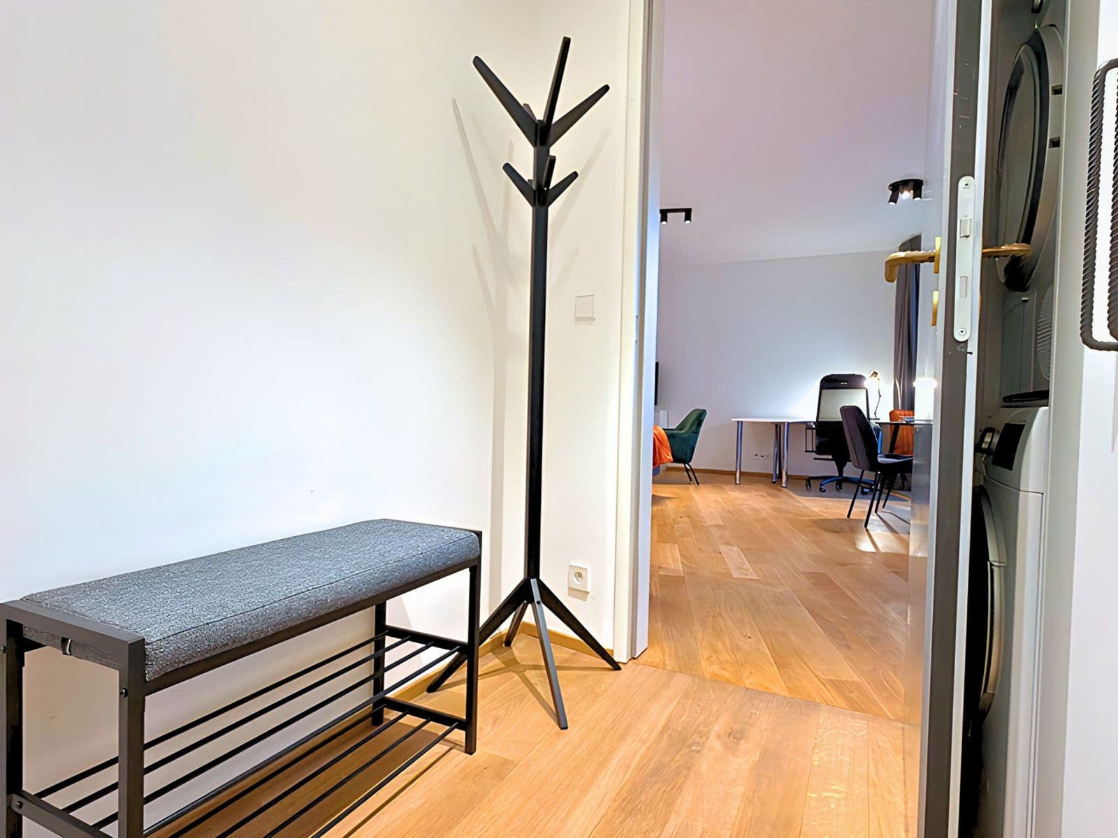 Prenájom bytu 57 m², Komunardů, Praha, Praha Prenájom bytu 57 m², Komunardů, Praha, Praha