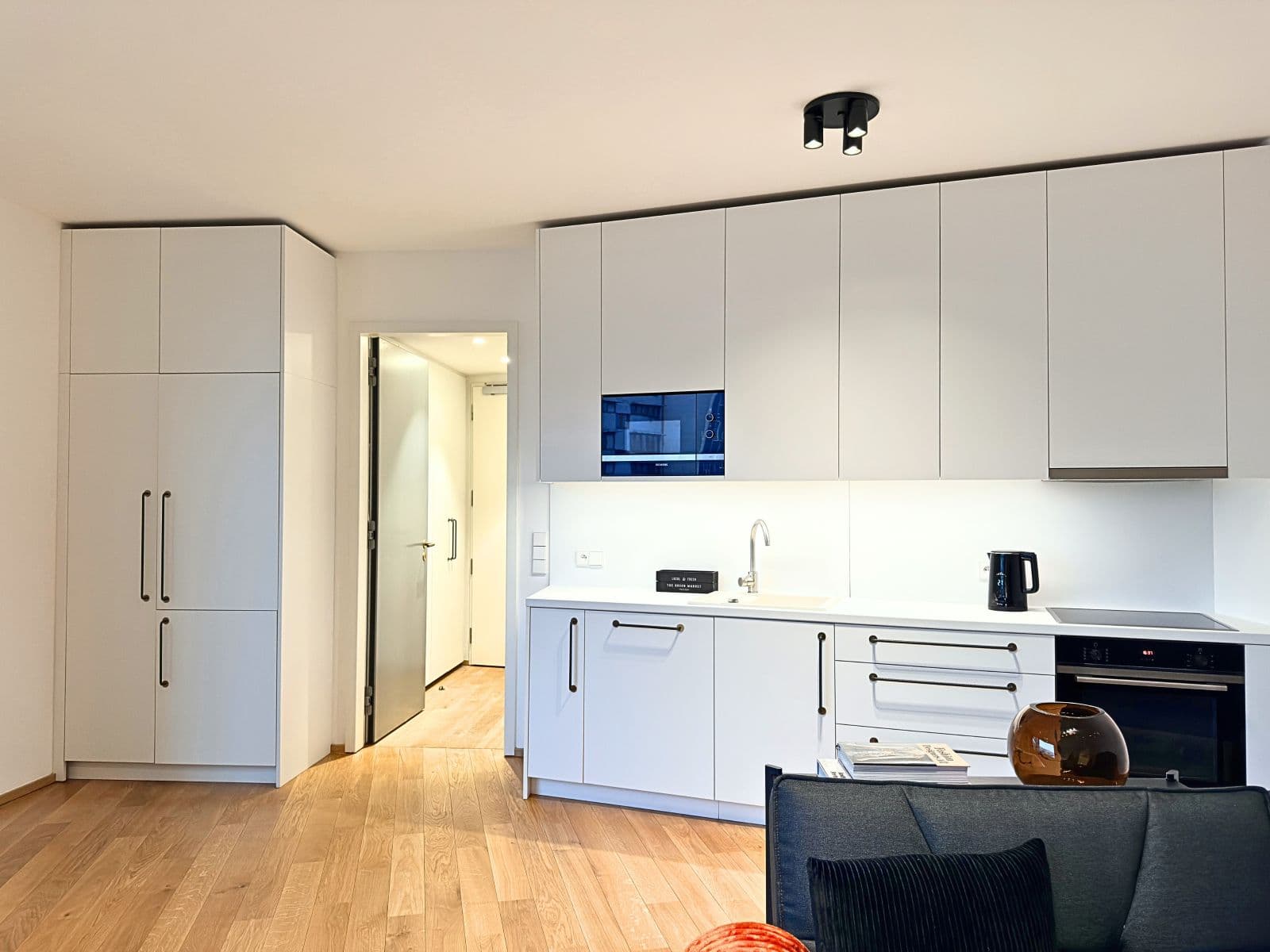 Prenájom bytu 57 m², Komunardů, Praha, Praha Prenájom bytu 57 m², Komunardů, Praha, Praha