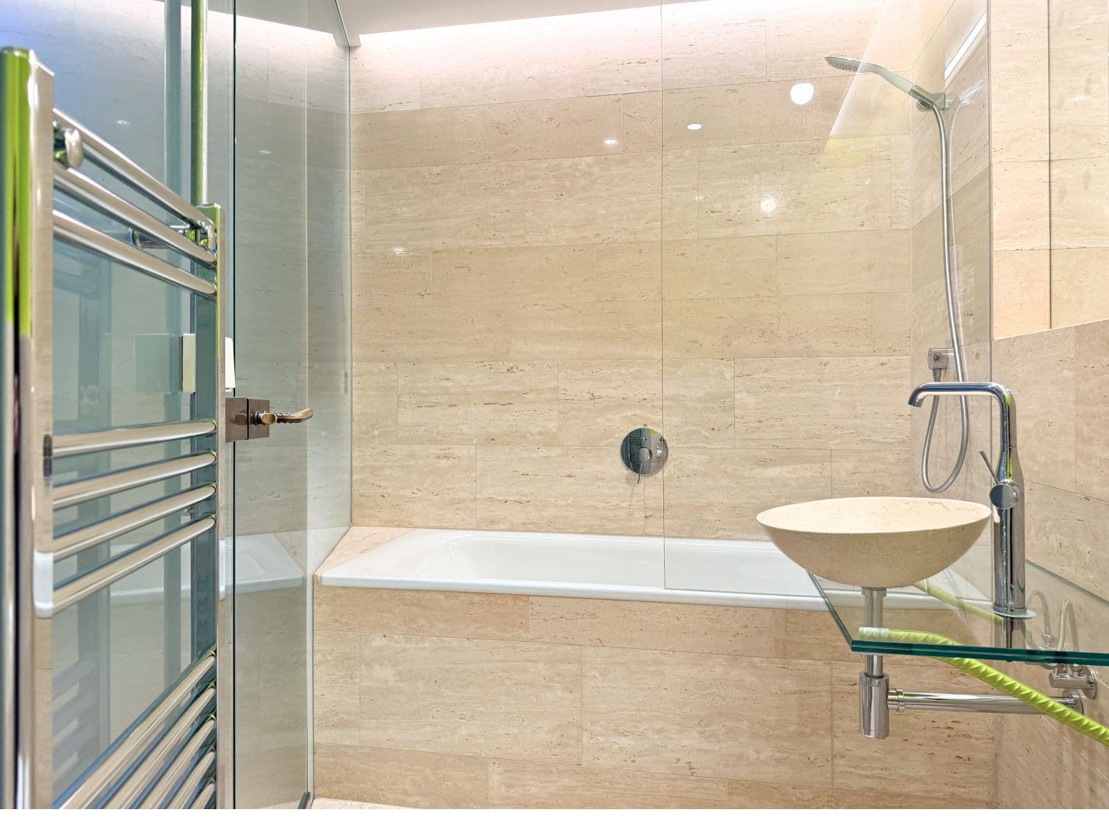 Prenájom bytu 57 m², Komunardů, Praha, Praha Prenájom bytu 57 m², Komunardů, Praha, Praha