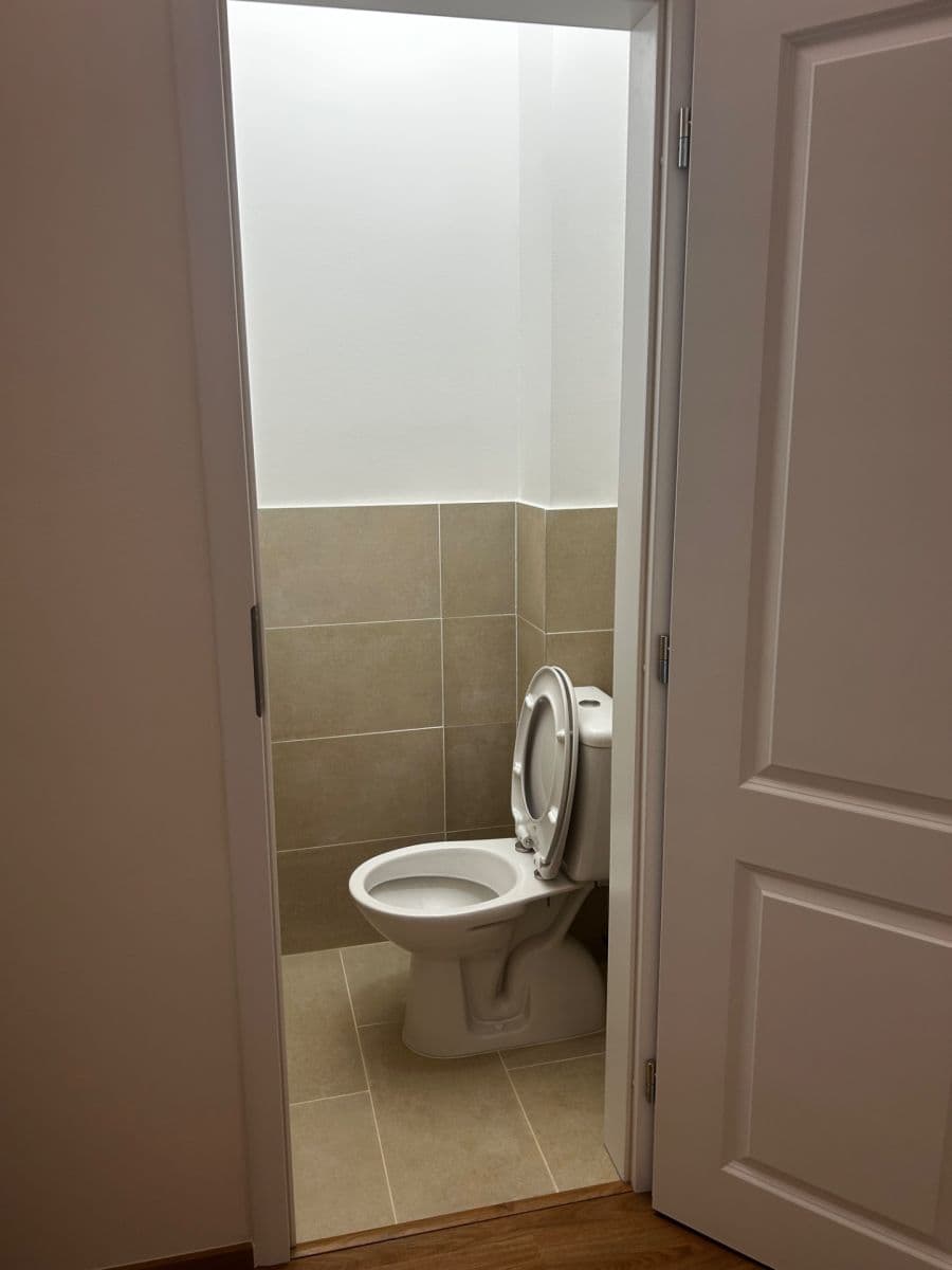 Prenájom bytu 1-izbový 33 m², Jeseniova, Praha, Praha Prenájom bytu 1-izbový 33 m², Jeseniova, Praha, Praha