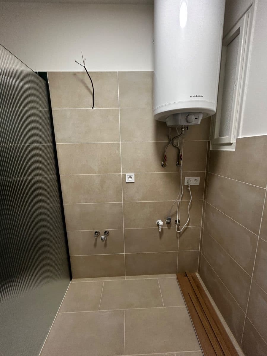 Prenájom bytu 1-izbový 33 m², Jeseniova, Praha, Praha Prenájom bytu 1-izbový 33 m², Jeseniova, Praha, Praha