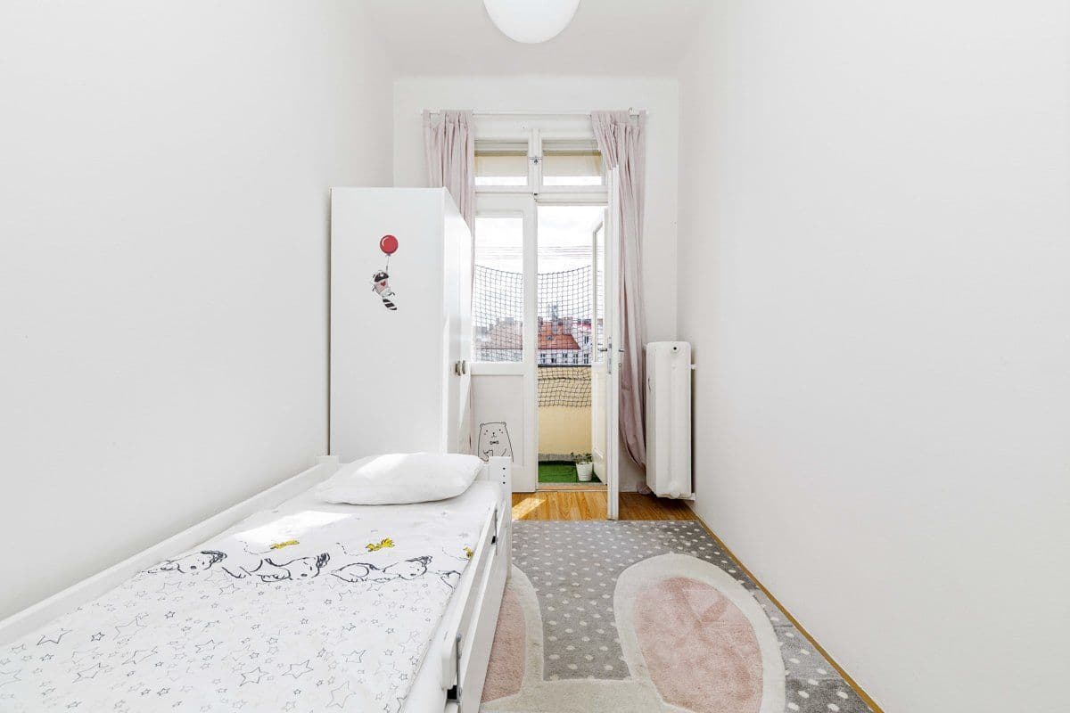 Prenájom bytu 92 m², Štefánikova, Praha, Praha Prenájom bytu 92 m², Štefánikova, Praha, Praha
