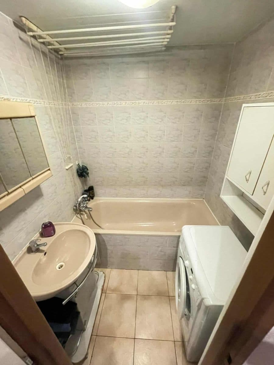 Predaj bytu 3-izbový 75 m², Útulná, Praha, Praha Predaj bytu 3-izbový 75 m², Útulná, Praha, Praha