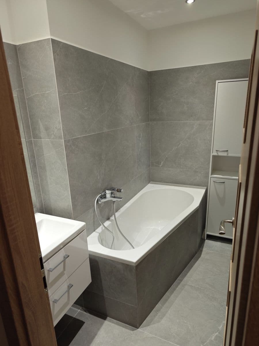 Prenájom bytu 2-izbový 58 m², Krajní, Plzeň, Plzeňský kraj Prenájom bytu 2-izbový 58 m², Krajní, Plzeň, Plzeňský kraj