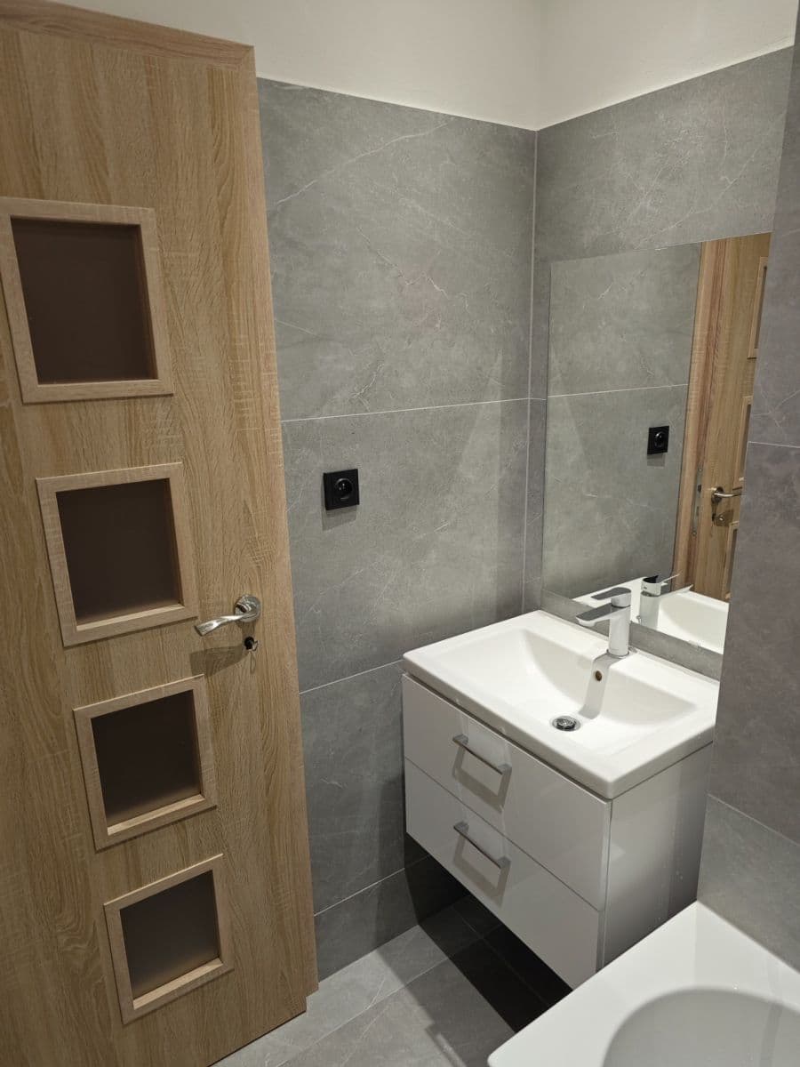 Prenájom bytu 2-izbový 58 m², Krajní, Plzeň, Plzeňský kraj Prenájom bytu 2-izbový 58 m², Krajní, Plzeň, Plzeňský kraj