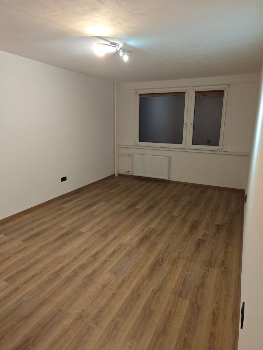 Prenájom bytu 2-izbový 58 m², Krajní, Plzeň, Plzeňský kraj Prenájom bytu 2-izbový 58 m², Krajní, Plzeň, Plzeňský kraj
