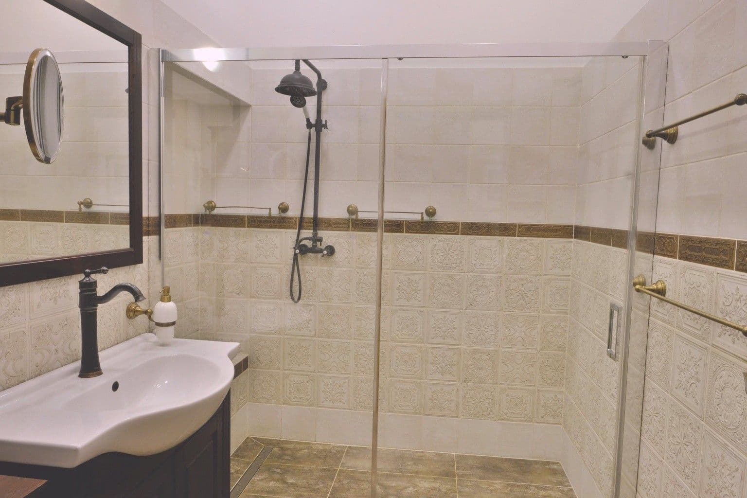 Prenájom bytu 3-izbový 96 m², Ouvalova, Slaný, Středočeský kraj Prenájom bytu 3-izbový 96 m², Ouvalova, Slaný, Středočeský kraj