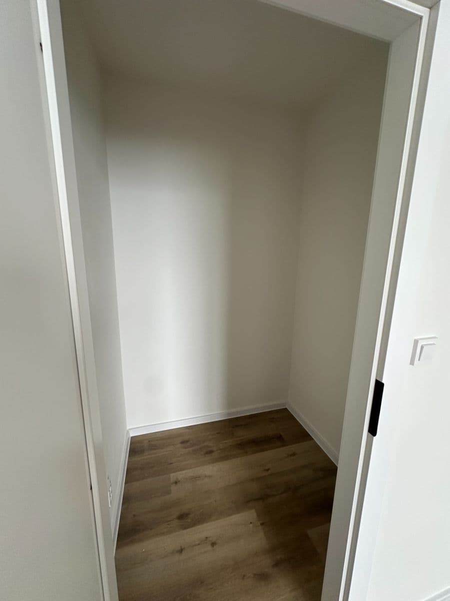 Predaj bytu 2-izbový 46 m², Lonkova, Pardubice, Pardubický kraj Predaj bytu 2-izbový 46 m², Lonkova, Pardubice, Pardubický kraj