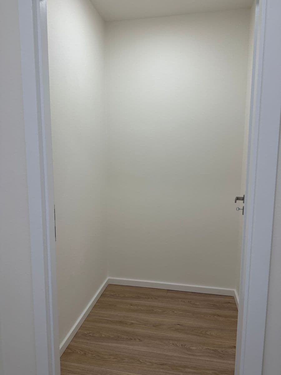 Predaj bytu 2-izbový 46 m², Lonkova, Pardubice, Pardubický kraj Predaj bytu 2-izbový 46 m², Lonkova, Pardubice, Pardubický kraj