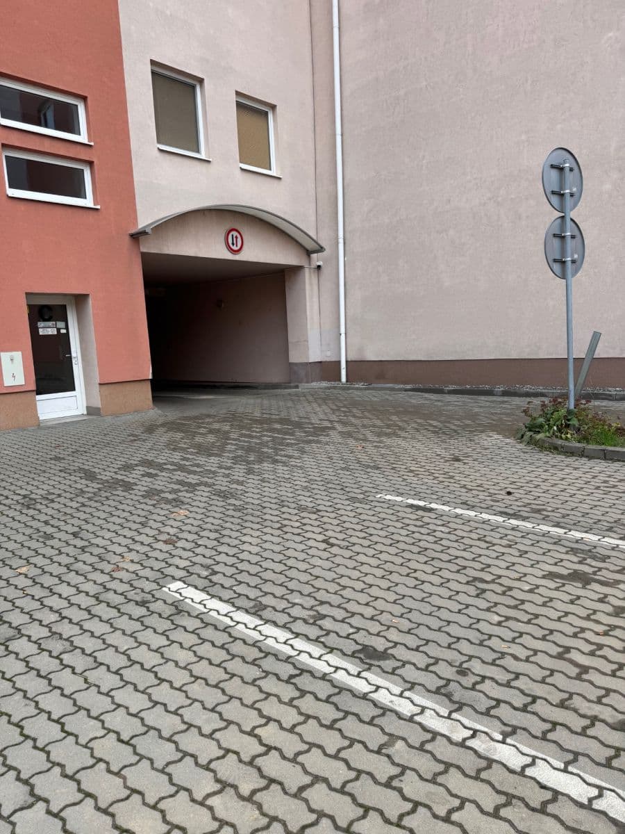 Prenájom garáže 16 m², Sekaninova, Brno, Jihomoravský kraj Prenájom garáže 16 m², Sekaninova, Brno, Jihomoravský kraj