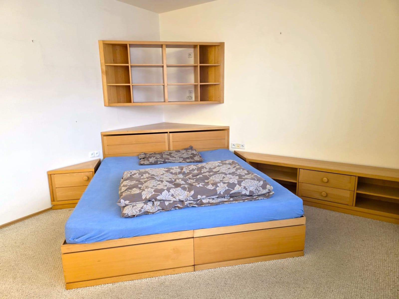 Prenájom bytu 1-izbový 44 m², U Kříže, Praha, Praha Prenájom bytu 1-izbový 44 m², U Kříže, Praha, Praha