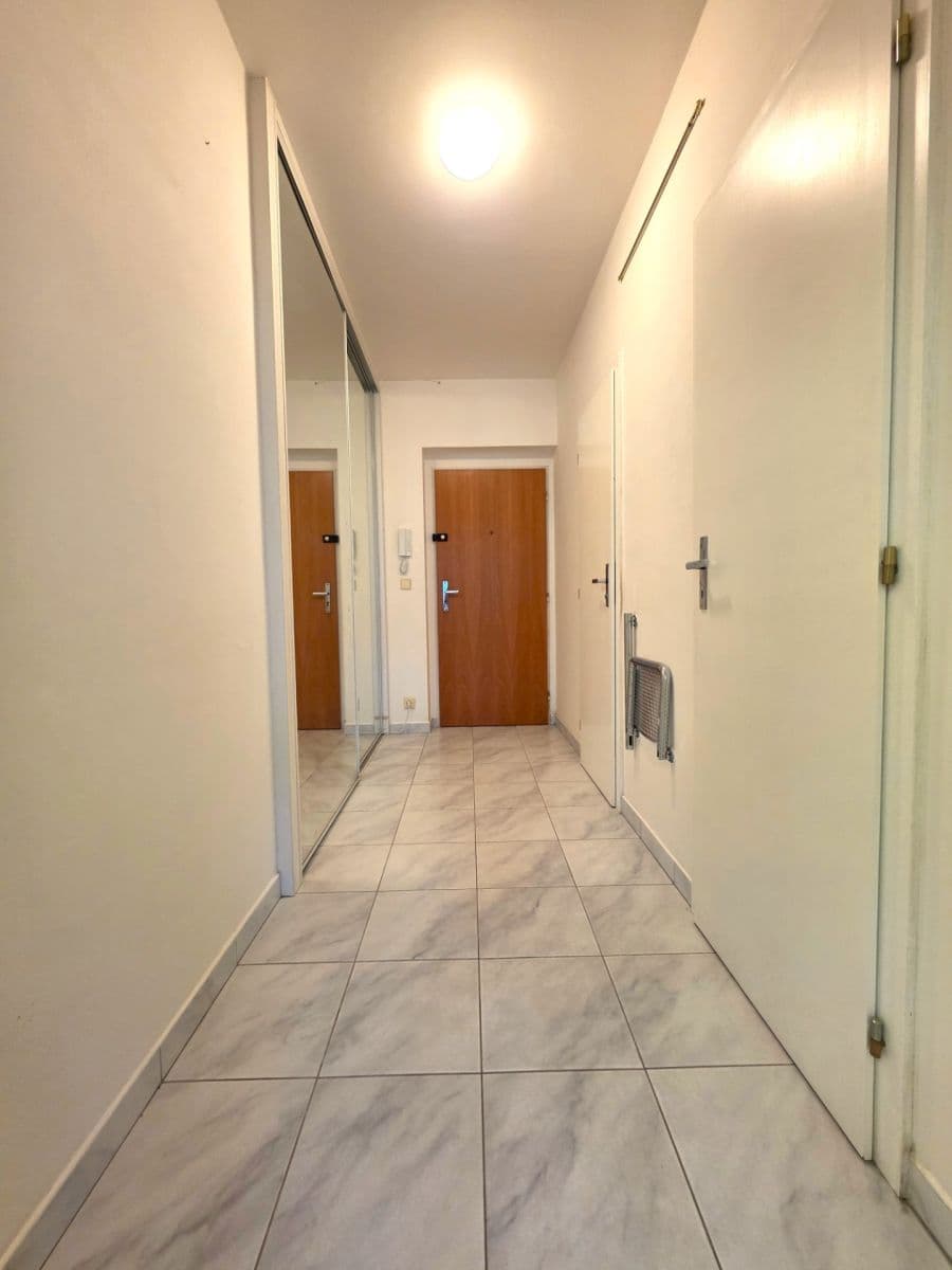 Prenájom bytu 1-izbový 44 m², U Kříže, Praha, Praha Prenájom bytu 1-izbový 44 m², U Kříže, Praha, Praha