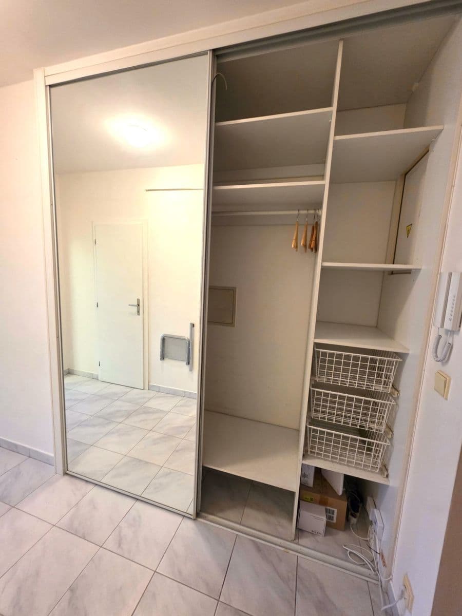 Prenájom bytu 1-izbový 44 m², U Kříže, Praha, Praha Prenájom bytu 1-izbový 44 m², U Kříže, Praha, Praha