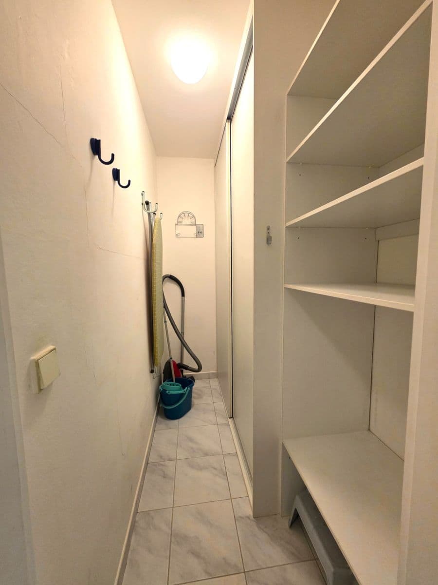 Prenájom bytu 1-izbový 44 m², U Kříže, Praha, Praha Prenájom bytu 1-izbový 44 m², U Kříže, Praha, Praha