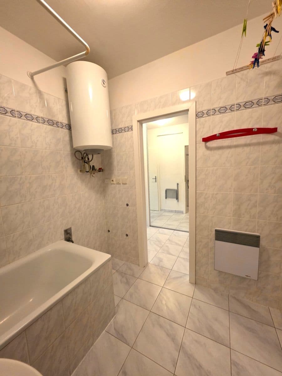 Prenájom bytu 1-izbový 44 m², U Kříže, Praha, Praha Prenájom bytu 1-izbový 44 m², U Kříže, Praha, Praha