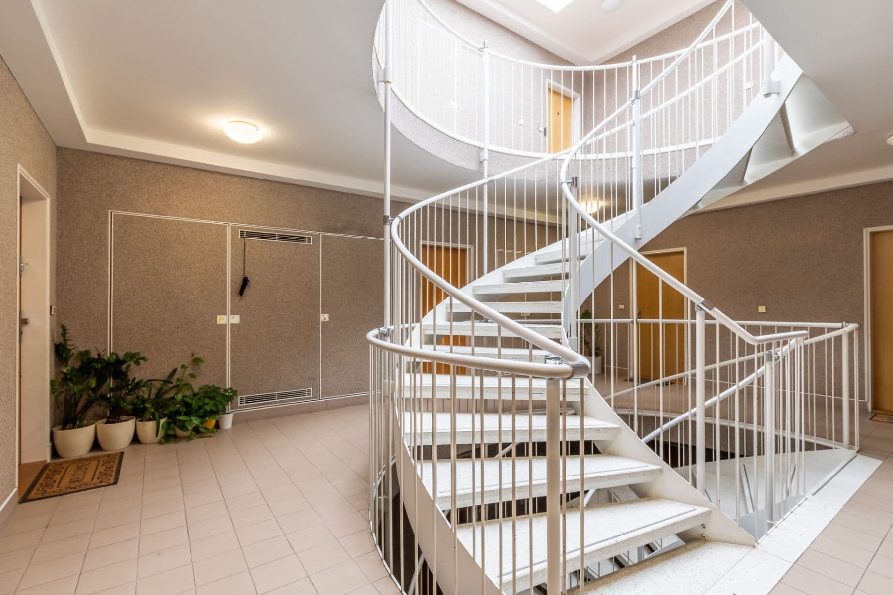 Prenájom bytu 1-izbový 44 m², U Kříže, Praha, Praha Prenájom bytu 1-izbový 44 m², U Kříže, Praha, Praha