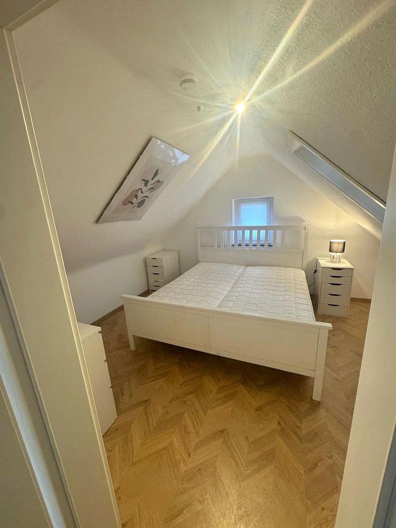 Prenájom bytu 2-izbový 40 m², Stuttgart, Bádensko-Wurttembersko Prenájom bytu 2-izbový 40 m², Stuttgart, Bádensko-Wurttembersko