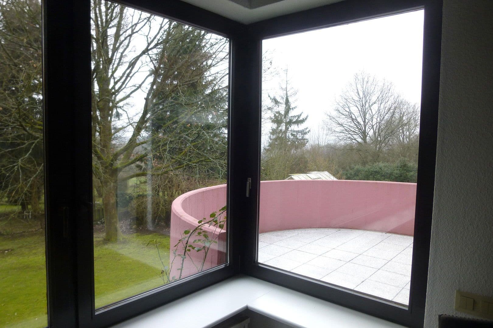 Predaj domu 190 m², pozemek 1.179 m², Niedernhausen, Hesensko Predaj domu 190 m², pozemek 1.179 m², Niedernhausen, Hesensko