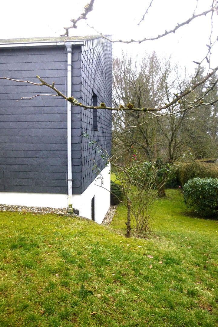 Predaj domu 190 m², pozemek 1.179 m², Niedernhausen, Hesensko Predaj domu 190 m², pozemek 1.179 m², Niedernhausen, Hesensko