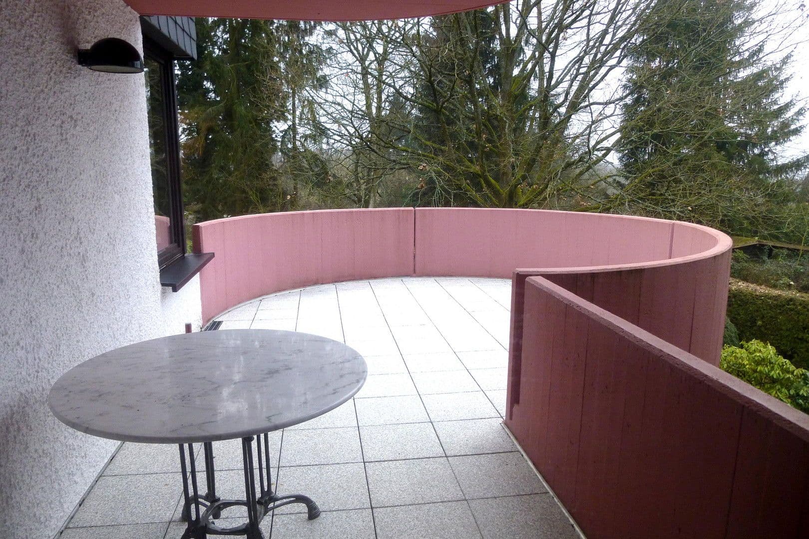 Predaj domu 190 m², pozemek 1.179 m², Niedernhausen, Hesensko Predaj domu 190 m², pozemek 1.179 m², Niedernhausen, Hesensko