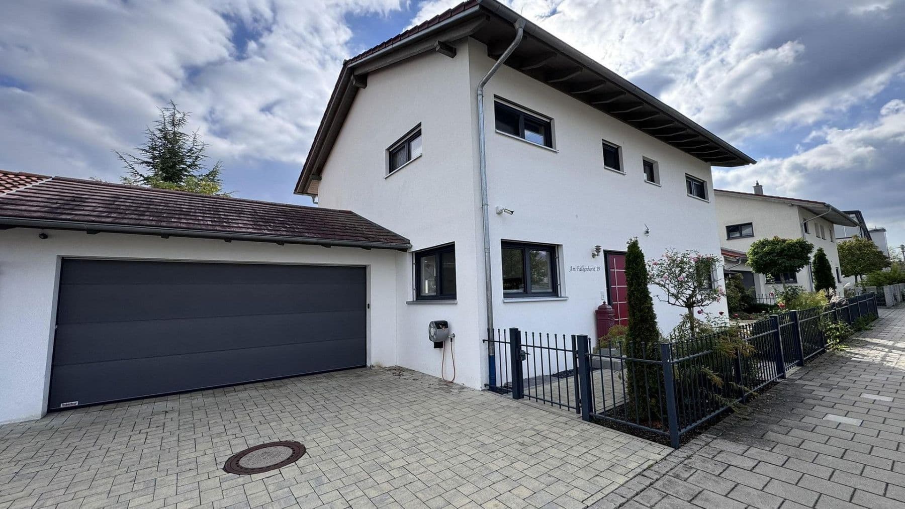 Predaj domu 165 m², pozemek 679 m², Am Falkenhorst 19, Hilpoltstein, Bavorsko Predaj domu 165 m², pozemek 679 m², Am Falkenhorst 19, Hilpoltstein, Bavorsko