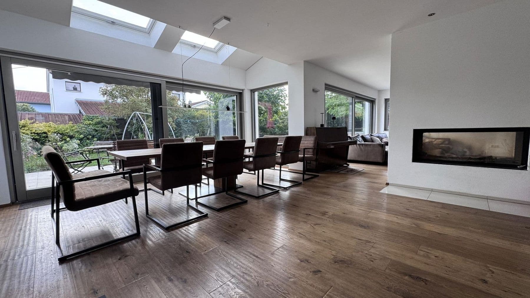 Predaj domu 165 m², pozemek 679 m², Am Falkenhorst 19, Hilpoltstein, Bavorsko Predaj domu 165 m², pozemek 679 m², Am Falkenhorst 19, Hilpoltstein, Bavorsko