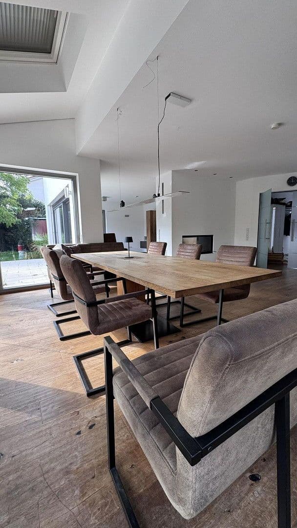 Predaj domu 165 m², pozemek 679 m², Am Falkenhorst 19, Hilpoltstein, Bavorsko Predaj domu 165 m², pozemek 679 m², Am Falkenhorst 19, Hilpoltstein, Bavorsko