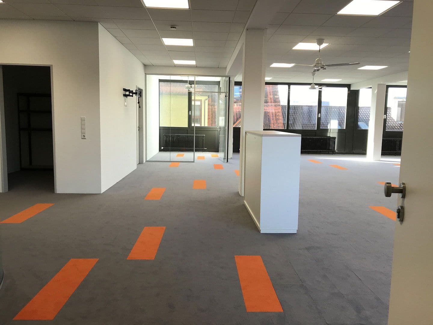 Prenájom kancelárie 472 m², Sindelfingen, Bádensko-Wurttembersko Prenájom kancelárie 472 m², Sindelfingen, Bádensko-Wurttembersko