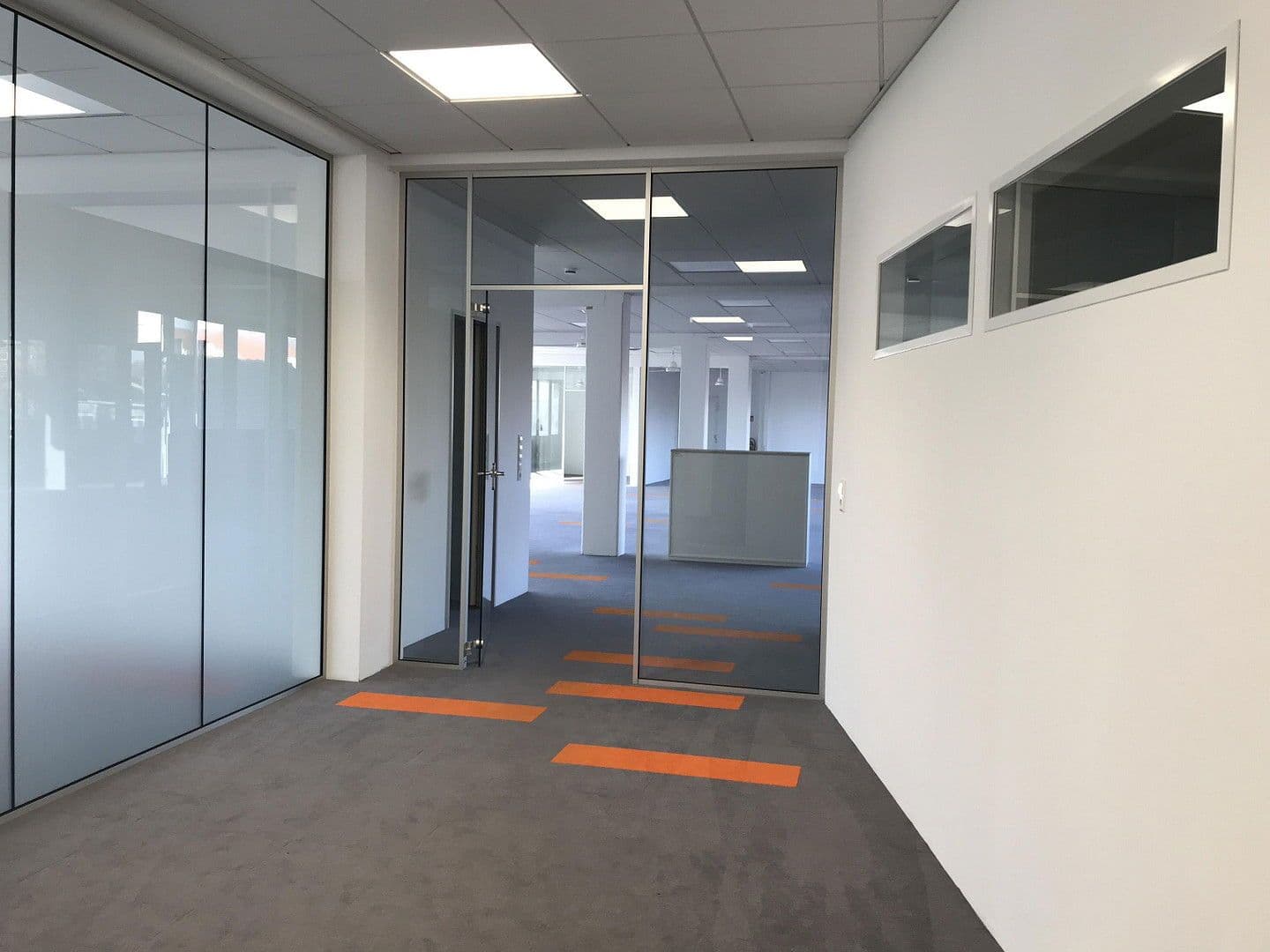 Prenájom kancelárie 472 m², Sindelfingen, Bádensko-Wurttembersko Prenájom kancelárie 472 m², Sindelfingen, Bádensko-Wurttembersko