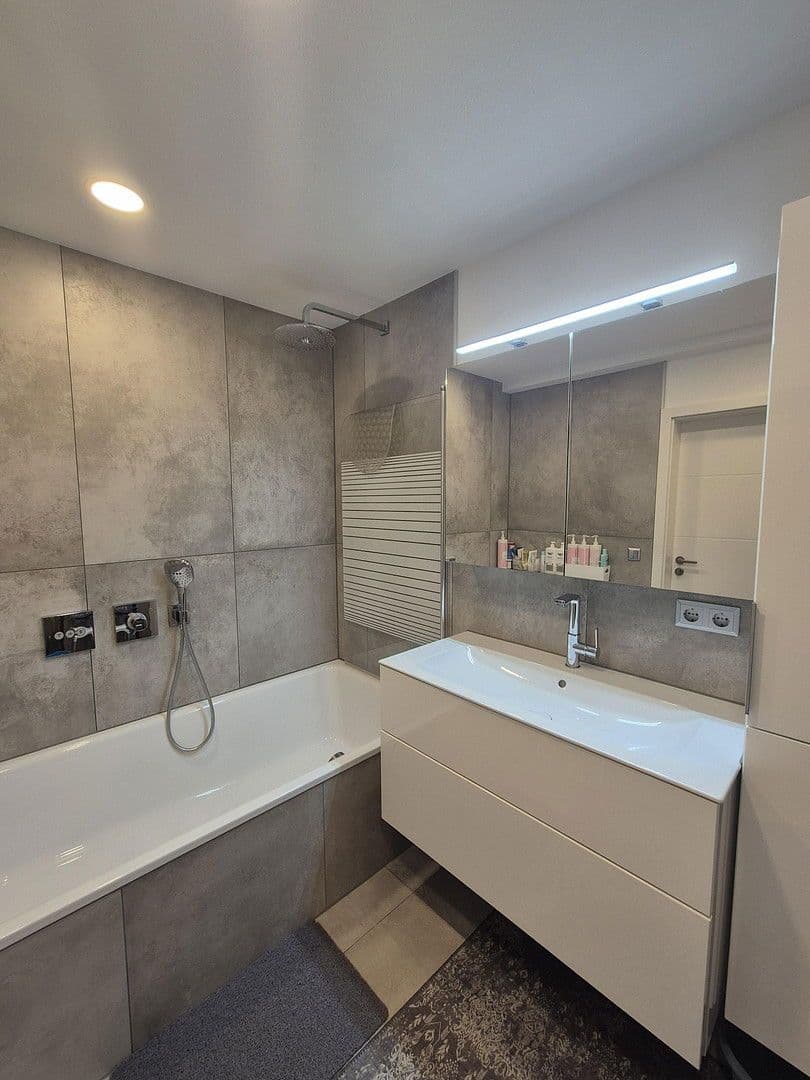 Predaj bytu 2-izbový 80 m², Pforzheim, Bádensko-Wurttembersko Predaj bytu 2-izbový 80 m², Pforzheim, Bádensko-Wurttembersko